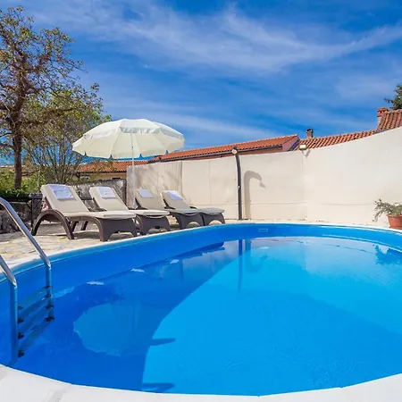 2 Bedroom Amazing In Holiday home Sveti Vid-Miholjice