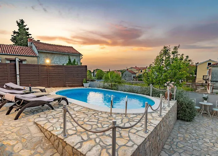 2 Bedroom Amazing In Sveti Vid-Miholjice