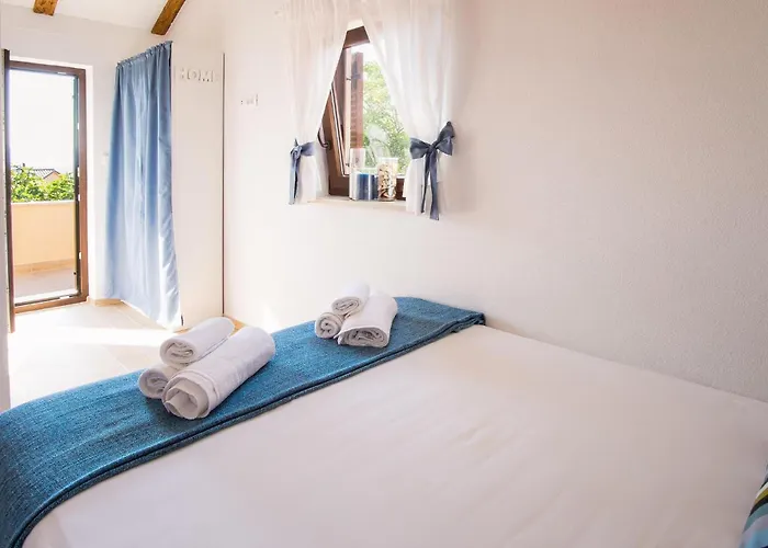 2 Bedroom Amazing In Prázdninový dům